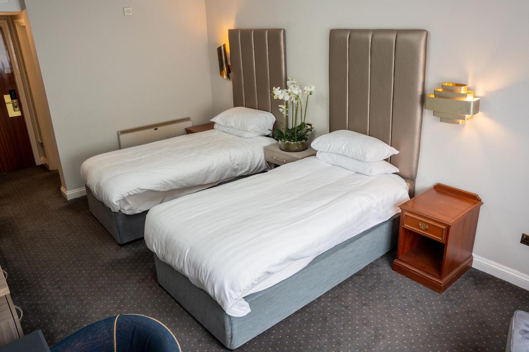 Hindlip The Pear Tree Inn & Country Hotel מראה חיצוני תמונה