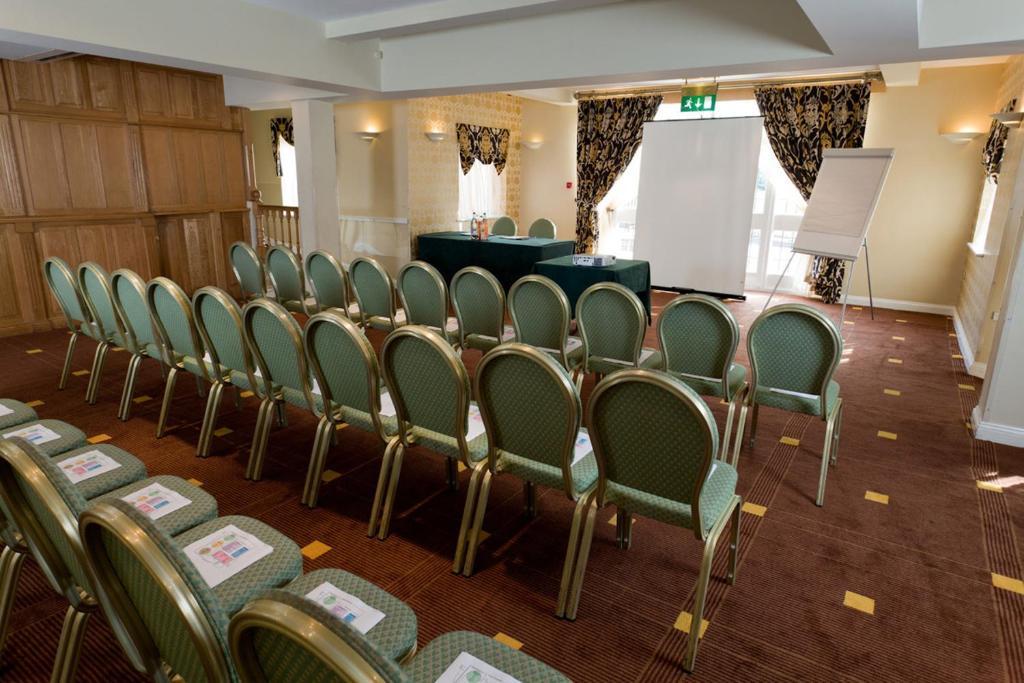 Hindlip The Pear Tree Inn & Country Hotel מראה חיצוני תמונה